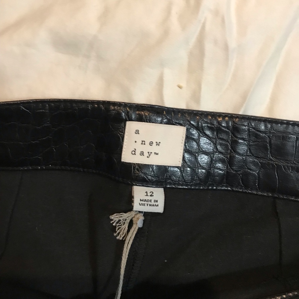 A New Day Black Faux Leather Croc Embossed Straight Leg Pants Size 12 NWT - Picture 5 of 6